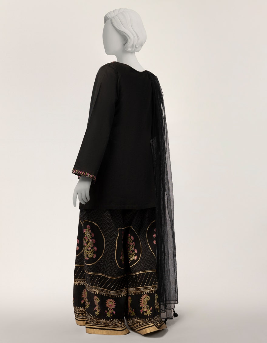 BLACK LAWN EMBROIDERED STITCHED 3PC